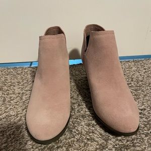 Light pink shirt healed boots
